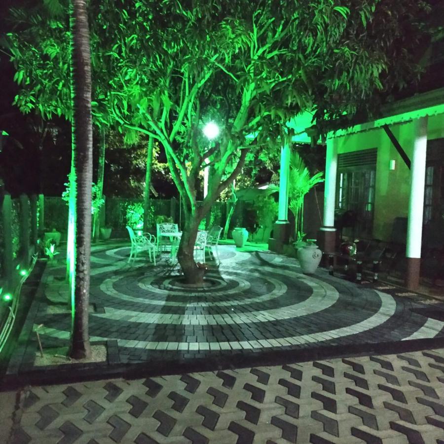 One And Only Apartment Negombo Exterior photo